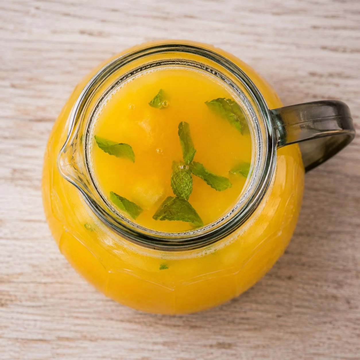 Refreshing Easy Mango Lemonade 4 Refreshing Easy Mango Lemonade